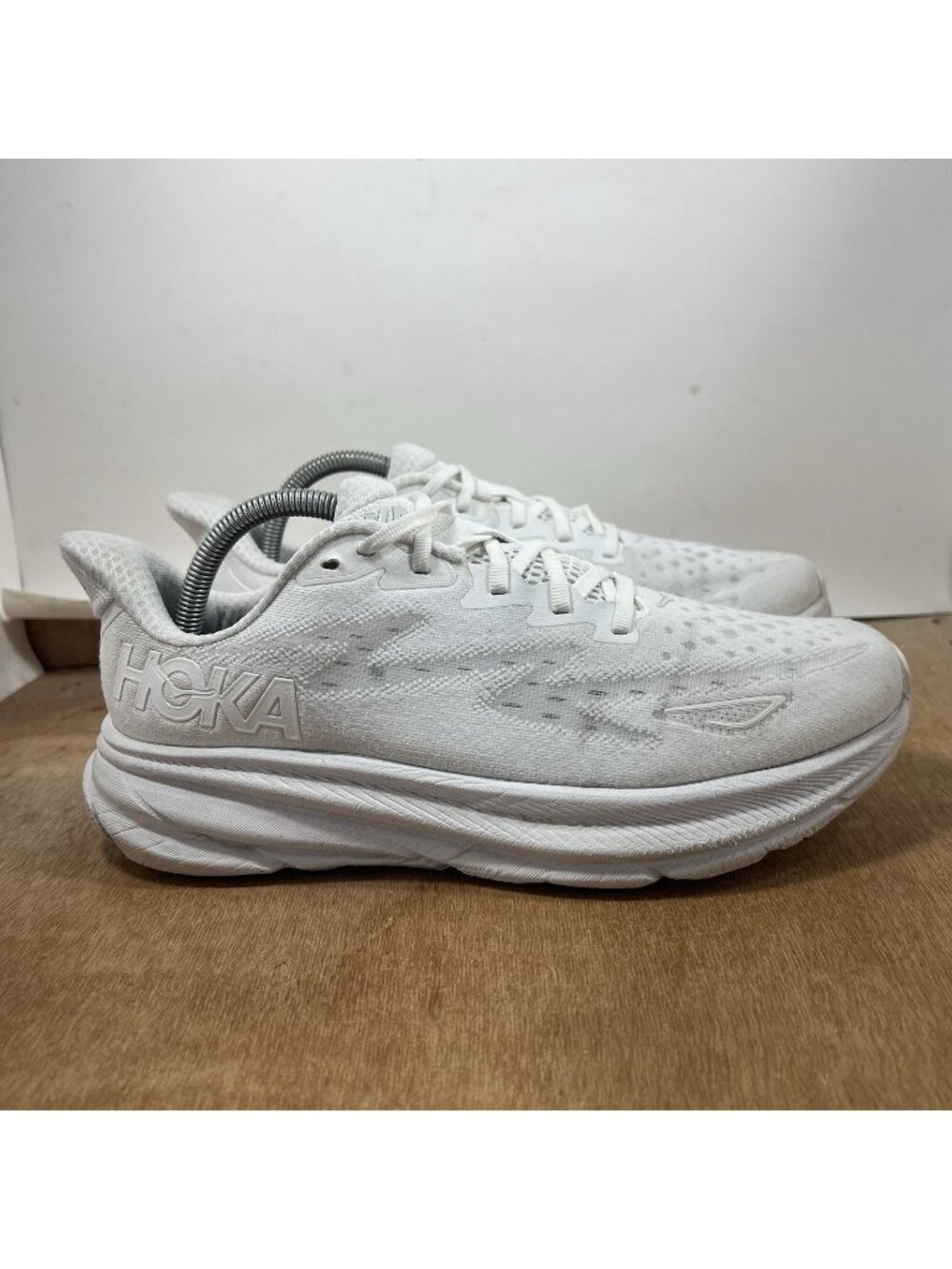 Hoka One One Clifton 9 Women Size 9.5 D Wide White Running Shoes Sneakers